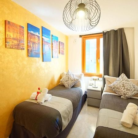 Gondola View Apartment Venedik Dış mekan fotoğraf